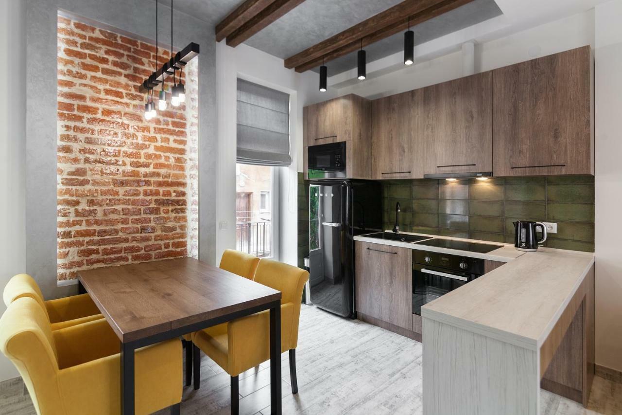 Leogrand Loft Apartments On Lychakivska 4 Lviv Luaran gambar